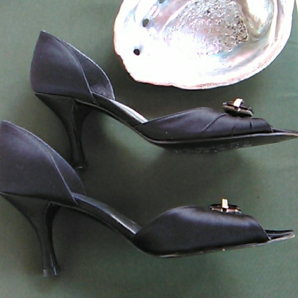 Stuart Weitzman Satin  Embellished Jeweled Heels - Picture 4 of 8